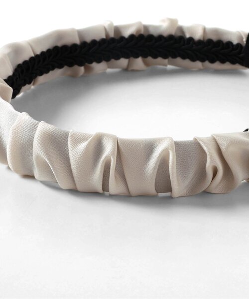 apres les cours(アプレレクール)の「イヤリング付きサテンカチューシャ(カチューシャ・キッズ・アイボリー・FREE)」の11枚目の写真