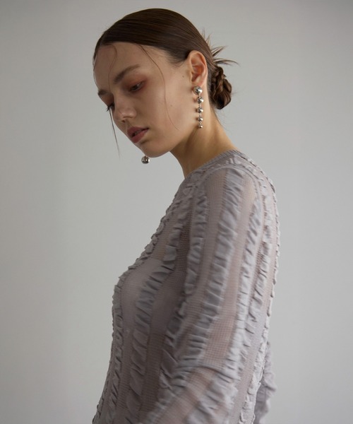 MIELI INVARIANT(ミエリインヴァリアント)の「Shirring Stripe Knit Tops(ニット/セーター・レディース・ブルーグレー/ブラック/クリーム・FREE)」の9枚目の写真