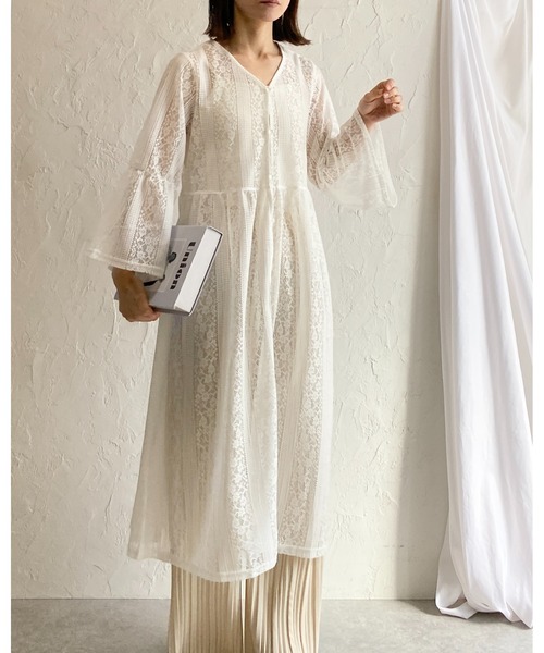 She's Closet(シーズクローゼット)の「半端袖ボリュームスリーブ深Vネックロング丈レースワンピース(ワンピース・レディース・ライトベージュ/オフホワイト/ブラック・FREE)」の18枚目の写真