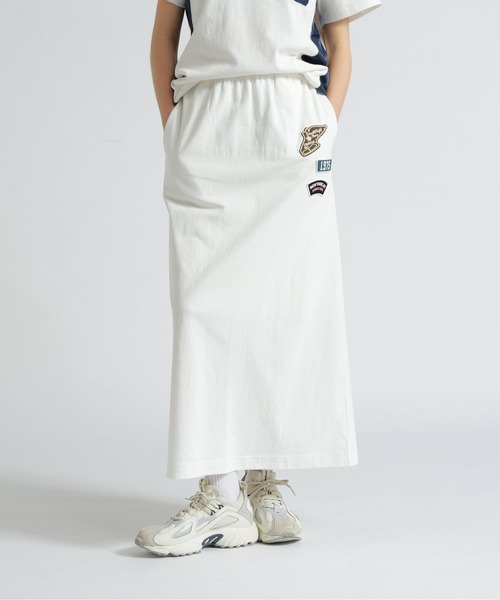 AVIREX（アヴィレックス）の「《WEB&DEPOT限定》JERSEY SKIRT PATCHED/ジャージ スカート パッチ（スカート・レディース・ホワイト/ブルー系その他/ブラック・F）」の2枚目の写真