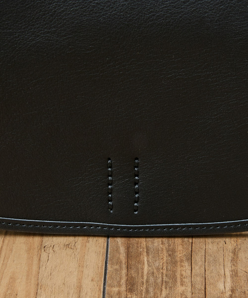 SLOW（スロウ）の「SLOW スロウ / cb-mailbag- クロムステアレザーショルダーバッグ 牛革メールバッグ / 858S55R（ショルダーバッグ・メンズ・ブラック/チョコ・FREE）」の20枚目の写真