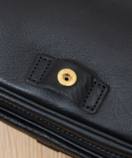 SLOW（スロウ）の「SLOW スロウ / cb-mailbag- クロムステアレザーショルダーバッグ 牛革メールバッグ / 858S55R（ショルダーバッグ・メンズ・ブラック/チョコ・FREE）」の17枚目の写真