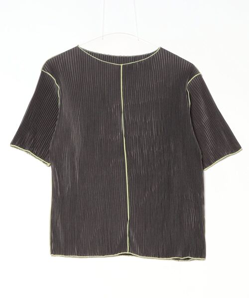 Per sist ence(パーシエンス)の「プリーツメローバイカラー半袖トップス(Tシャツ/カットソー・レディース・アイボリー/ブラック/グレー/ブラウン/ベージュ・ONE SIZE)」の2枚目の写真