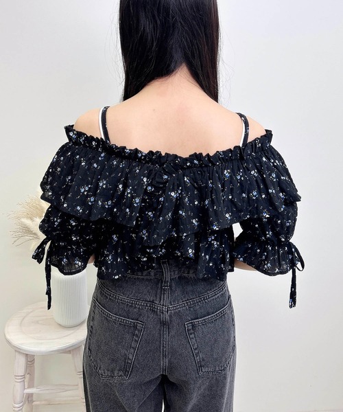 INGNI（イング）の「クロスフリルオフショル花柄ブラウス（シャツ/ブラウス・レディース・ブラック×ブルー/ホワイト×ブルー・M）」の10枚目の写真