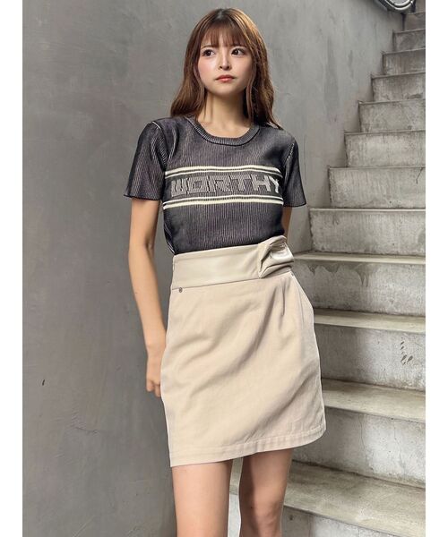 MURUA（ムルーア）の「フェイクレザーミニポケットミニスカート（スカート・レディース・ブラック/アイボリー・2/1）」の6枚目の写真