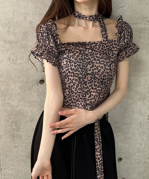 GLAMOROUS JANE(グラマラスジェーン)の「ストール付レオパード柄クロップド丈トップス(Tシャツ/カットソー・レディース・ブラウン・FREE)」の9枚目の写真