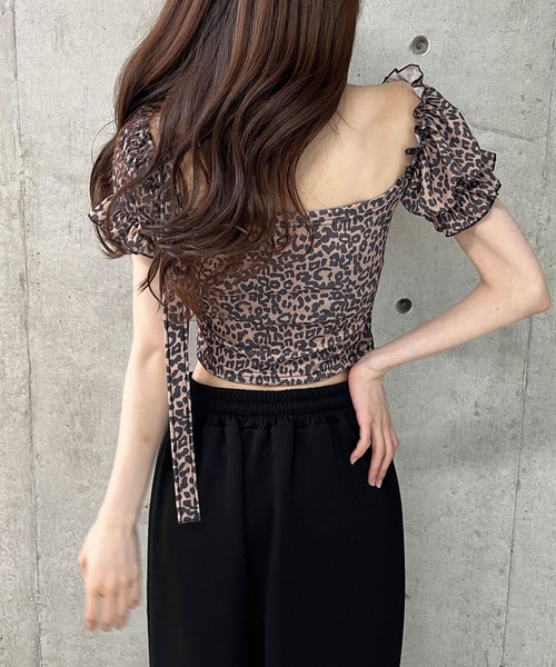 GLAMOROUS JANE(グラマラスジェーン)の「ストール付レオパード柄クロップド丈トップス(Tシャツ/カットソー・レディース・ブラウン・FREE)」の8枚目の写真