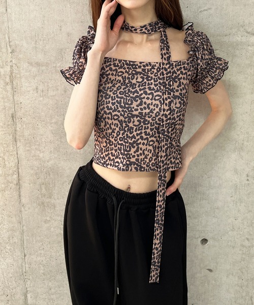 GLAMOROUS JANE(グラマラスジェーン)の「ストール付レオパード柄クロップド丈トップス(Tシャツ/カットソー・レディース・ブラウン・FREE)」の7枚目の写真
