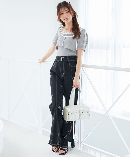 MAJESTIC LEGON（マジェスティックレゴン）の「キャミ＆バイカラークロップドカーデ（カーディガン/ボレロ・レディース・ブラック/グレー/アイボリー・MEDIUM）」の4枚目の写真