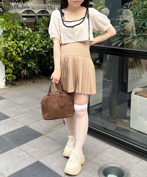 MAJESTIC LEGON（マジェスティックレゴン）の「キャミ＆バイカラークロップドカーデ（カーディガン/ボレロ・レディース・ブラック/グレー/アイボリー・MEDIUM）」の19枚目の写真