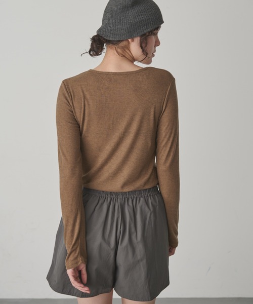 full/fill.（フルフィル）の「カットアウトシアーレイヤードT（Tシャツ/カットソー・レディース・ホワイト/ブラウン・FREE）」の21枚目の写真