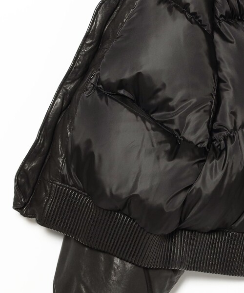 BEAMS(ビームス)の「ワイドショートフィット G-1 シープレザー ダウンジャケット(ダウンジャケット/コート・メンズ・ブラック/ダークブラウン・S/M/L/XL)」の4枚目の写真