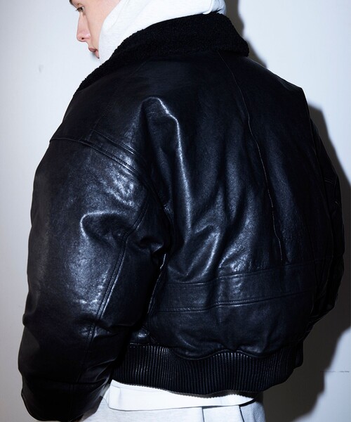 BEAMS(ビームス)の「ワイドショートフィット G-1 シープレザー ダウンジャケット(ダウンジャケット/コート・メンズ・ブラック/ダークブラウン・S/M/L/XL)」の8枚目の写真