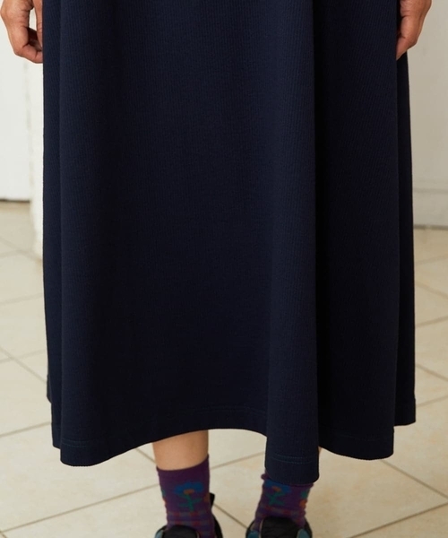 Jocomomola（ホコモモラ）の「Hiedra 刺繍フリル付きノースリーブワンピース（ワンピース・レディース・サンドベージュ/ネイビー・40）」の7枚目の写真