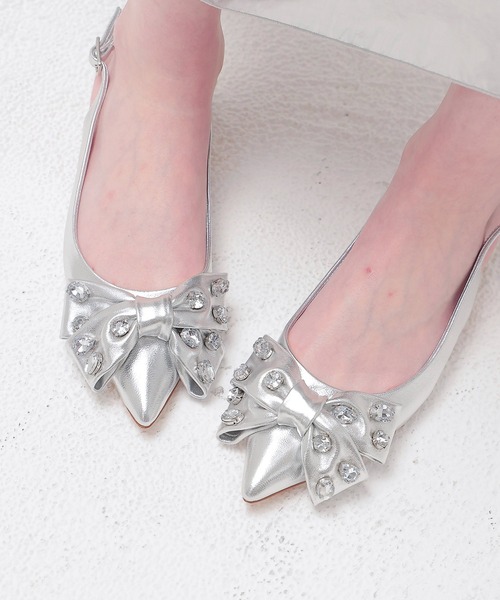 TSURU by Mariko Oikawa(ツルバイマリコオイカワ)の「TSURU by Mariko Oikawa / Ailes(ビッグリボン付きフラットシューズ WW-2253500)(パンプス・レディース・ブラック/シルバー・37/36)」の1枚目の写真
