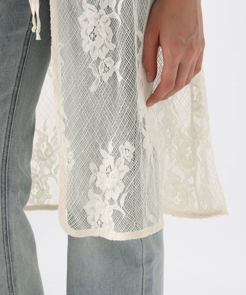 FOREVER 21（フォーエバー トゥエンティーワン）の「【2025SS】レースロングジレ（ベスト・レディース・ホワイト系その他・FREE）」の2枚目の写真