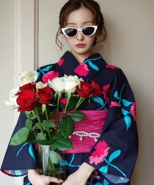 Rosy luce(ロージールーチェ)の「Rosy 花柄浴衣(浴衣・レディース・ネイビー/ホワイト・FREE)」の4枚目の写真
