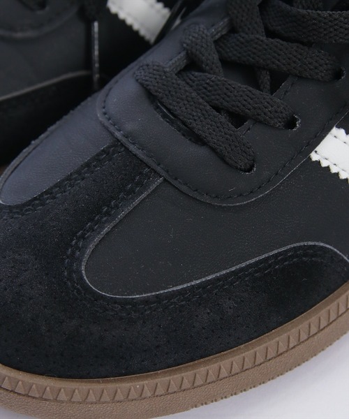 clear（クリア）の「ダブルラインスニーカー[着回し抜群 軽量 ベーシック]≪SS新作≫（スニーカー・レディース・オフホワイト/ブラック・L/M）」の5枚目の写真