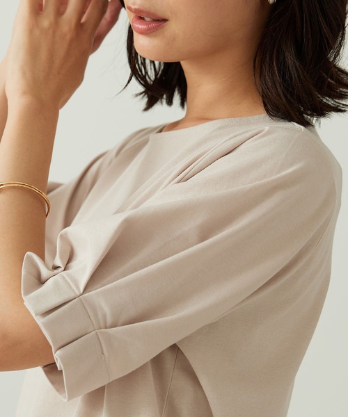 BELLUNA PLUS(ベルーナ)の「ヒンヤリ!袖タックデザインプルオーバー(Tシャツ/カットソー・レディース・グレイッシュベージュ/フューシャピンク/ロイヤルブルー・X-LARGE/LARGE/MEDIUM)」の1枚目の写真