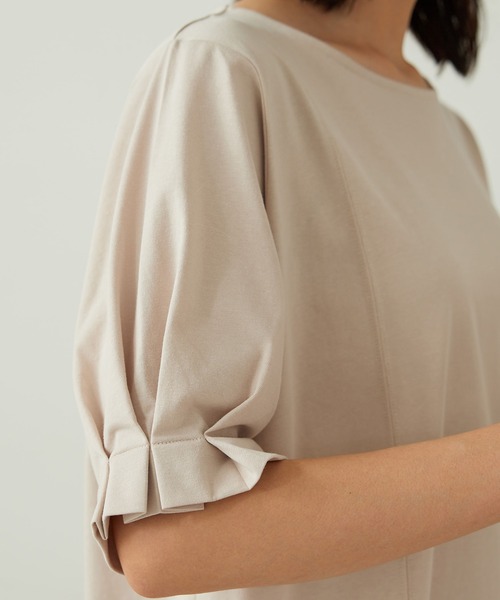 BELLUNA PLUS(ベルーナ)の「ヒンヤリ!袖タックデザインプルオーバー(Tシャツ/カットソー・レディース・グレイッシュベージュ/フューシャピンク/ロイヤルブルー・X-LARGE/LARGE/MEDIUM)」の7枚目の写真