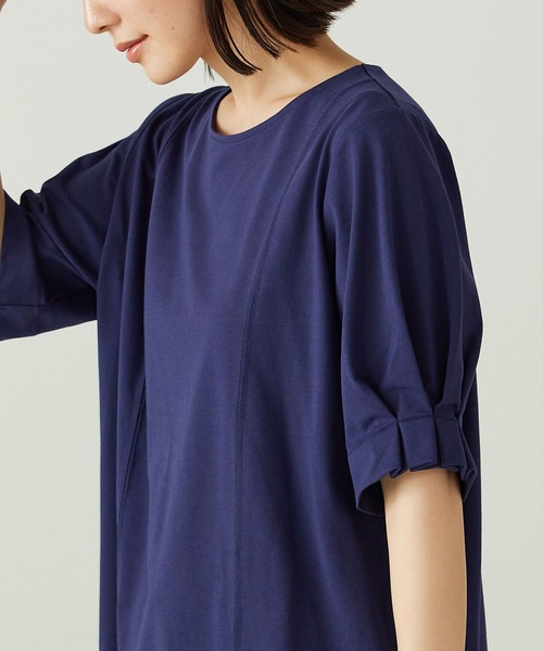 BELLUNA PLUS(ベルーナ)の「ヒンヤリ!袖タックデザインプルオーバー(Tシャツ/カットソー・レディース・グレイッシュベージュ/フューシャピンク/ロイヤルブルー・X-LARGE/LARGE/MEDIUM)」の14枚目の写真