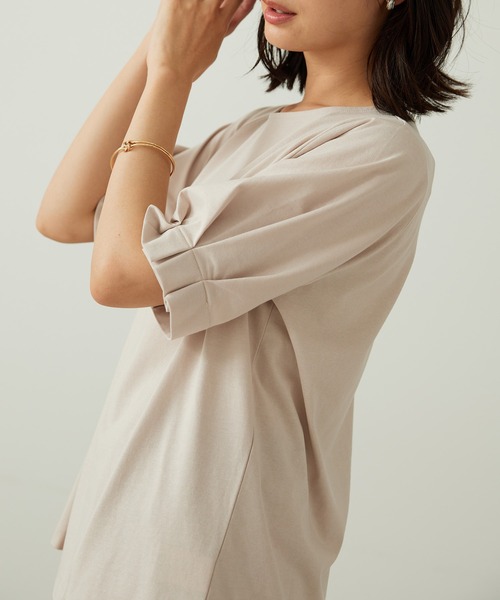 BELLUNA PLUS(ベルーナ)の「ヒンヤリ!袖タックデザインプルオーバー(Tシャツ/カットソー・レディース・グレイッシュベージュ/フューシャピンク/ロイヤルブルー・X-LARGE/LARGE/MEDIUM)」の5枚目の写真
