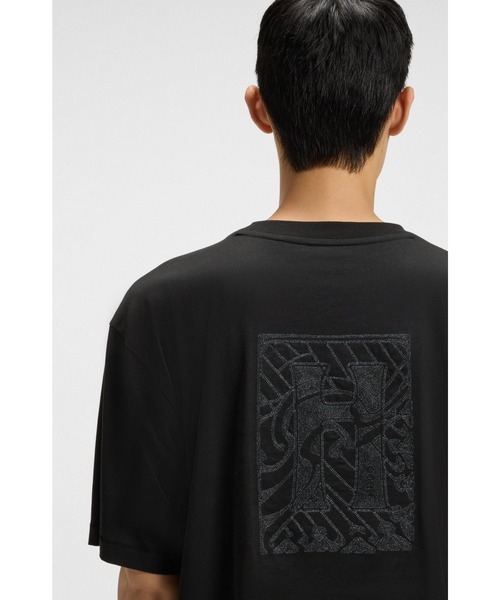HUGO(ヒューゴ)の「コットンジャージー Tシャツ ロゴエンブロイダリー(Tシャツ/カットソー・メンズ・ブラック・M/XXL/L/XS/XL/S)」の2枚目の写真