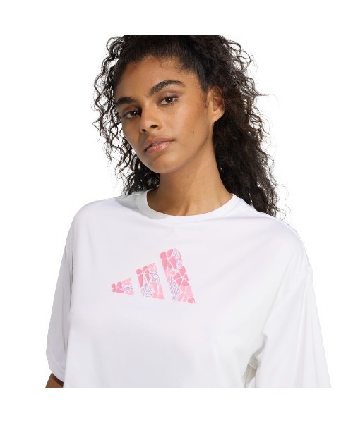 adidas(アディダス)の「アディダス adidas ソフト サイド グラフィックTシャツ(Tシャツ/カットソー・レディース・ライラック/ホワイト/ダークブルー・M/L)」の2枚目の写真