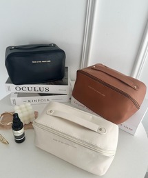 wears（ウェアーズ）の「大容量収納トラベルメイクポーチ（ポーチ）」