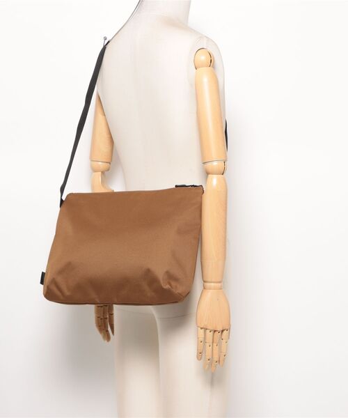 ムラサキスポーツ(ムラサキスポーツ)の「【限定】DEAR LAUREL/ディアローレル DAILY SHOULDER ショルダーバック 耐水 撥水 DL25F10501(ショルダーバッグ・メンズ・ブラック/カーキ/ベージュ・FREE)」の14枚目の写真