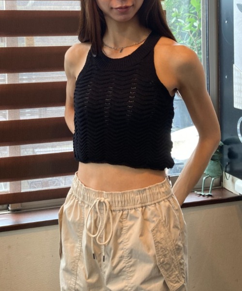 tolene(トレネ)の「透かし編み ホルターネック ノースリーブ ニットトップス(タンクトップ・レディース・ホワイト/イエロー/ブラック・FREE)」の2枚目の写真