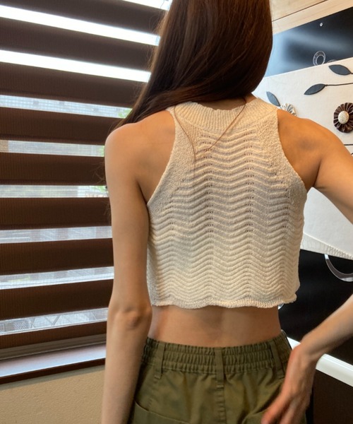 tolene(トレネ)の「透かし編み ホルターネック ノースリーブ ニットトップス(タンクトップ・レディース・ホワイト/イエロー/ブラック・FREE)」の13枚目の写真
