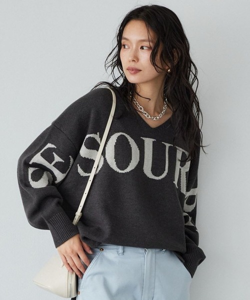 BARNYARDSTORM(バンヤードストーム)の「BARNYARDSTORM / ビッグロゴVネックニット / ハンドウォッシャブル【WEB限定カラー】【YouTube「i.style closet」紹介アイテム】(ニット/セーター・レディース・ブラウン/グレー/オートミール・FREE)」の2枚目の写真