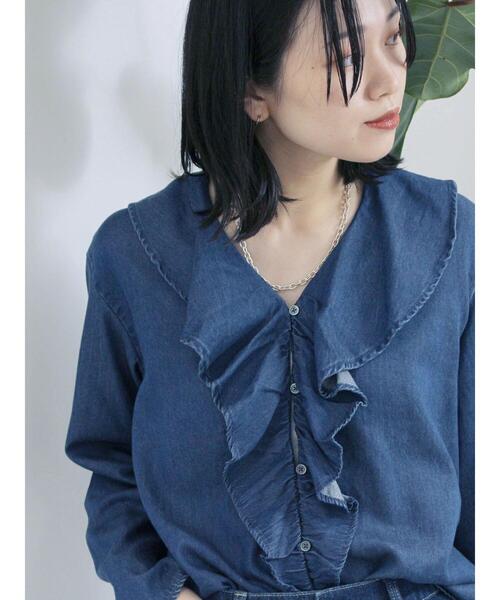 Samansa Mos2 blue（サマンサモスモスブルー）の「【ECO DENIM 】フリルブラウス（シャツ/ブラウス・レディース・ブルー/チャコールグレー/ネイビー・F）」の2枚目の写真