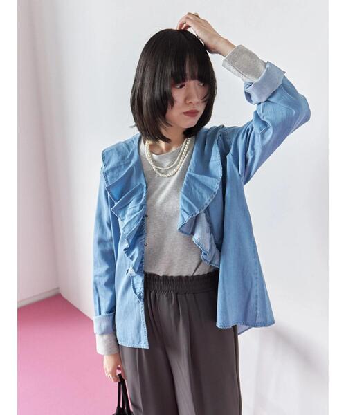 Samansa Mos2 blue（サマンサモスモスブルー）の「【ECO DENIM 】フリルブラウス（シャツ/ブラウス・レディース・ブルー/チャコールグレー/ネイビー・F）」の16枚目の写真