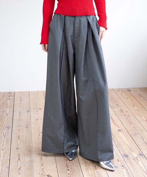 CLEAR BASIC（クリアベーシック）の「【低身長対応／サイズ展開あり】タックデザインワイドパンツ[オフィスカジュアル 着回し抜群 大人]（その他パンツ・レディース・ベージュ系その他/ブラック/グレー/ブラック系その他2/グレー系その他2・PF/F）」の4枚目の写真