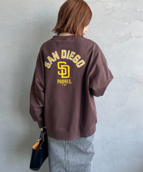 MLB（メジャーリーグベースボール）の「[FANATICS/ファナティクス] 別注 MLBロゴ バックプリントスウェット（スウェット・レディース・ブラック/ブラウン/ネイビー・S/M/L/XL/XXL）」の8枚目の写真