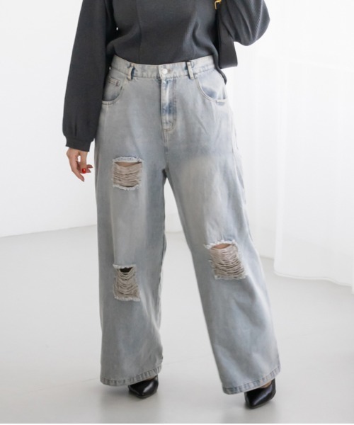 CLETTE(クレット)の「CLETTEオリジナルダメージデニムワイドパンツ(その他パンツ・レディース・ブルー/ブラック/サックスブルー・4L/3L/LL)」の1枚目の写真