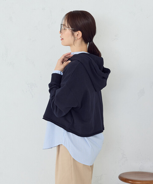 COMME CA ISM（コムサイズム）の「ショート丈　パーカー（パーカー・レディース・ネイビー/グレー・SMALL/MEDIUM/LARGE/X-LARGE）」の14枚目の写真