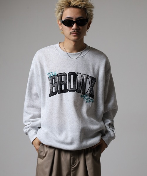 FUNALIVE(ファンアライブ)の「BF2 select アメカジスウェットクルーワイドシルエット裏起毛(スウェット・メンズ・ブラック/ホワイト系/杢グレー/スモーキーグリーン系/ホワイト系1/グリーン系1/ネイビー系1/ブラック系1/ホワイト/グレー系1/ブラウン/グリーン系2/ブラック系3/ブラック系その他/ホワイト系3/ブラック系4/ブラック系2/ネイビー系2/ホワイト系2/スモークピンク/ブラック系その他2/グレー系2/グレー系3/ブラック系5/ブラック系その他3/ホワイト系5/ダークグリーン系1/ブラック系その他4/ホワイト系6/ホワイト系4/ネイビー系3/ネイビー系4・LL/L/M)」の5枚目の写真