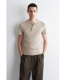 COS（コス）の「スリムフィット リブ編み ヘンリーTシャツ（Tシャツ/カットソー）」