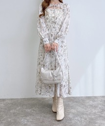 【WEB限定】デコルテオープン花柄ワンピース