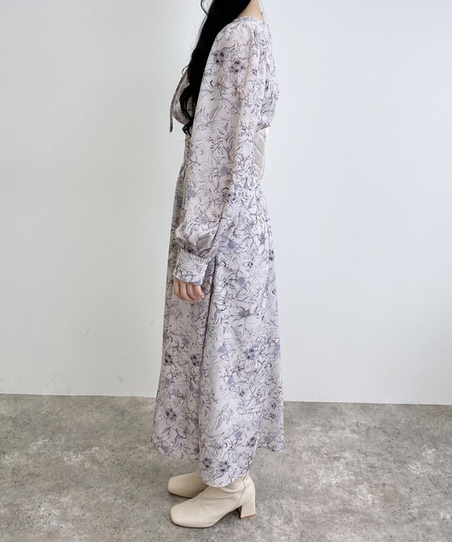 INGNI（イング）の「【WEB限定】デコルテオープン花柄ワンピース（ワンピース・レディース・ピンク/グレー/アイボリー・M）」の6枚目の写真