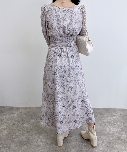 INGNI（イング）の「【WEB限定】デコルテオープン花柄ワンピース（ワンピース・レディース・ピンク/グレー/アイボリー・M）」の7枚目の写真