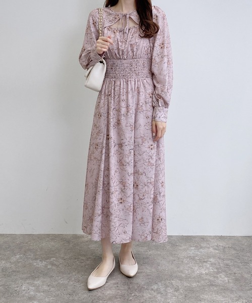 INGNI（イング）の「【WEB限定】デコルテオープン花柄ワンピース（ワンピース・レディース・ピンク/グレー/アイボリー・M）」の8枚目の写真