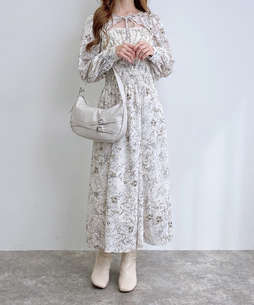 INGNI（イング）の「【WEB限定】デコルテオープン花柄ワンピース（ワンピース・レディース・ピンク/グレー/アイボリー・M）」の13枚目の写真