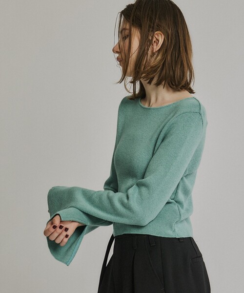 PUBLIC TOKYO(パブリックトウキョウ)の「コットンカシミヤスリットスリーブニット(ニット/セーター・レディース・ダークグレー/ホワイト/ブルー・FREE)」の3枚目の写真