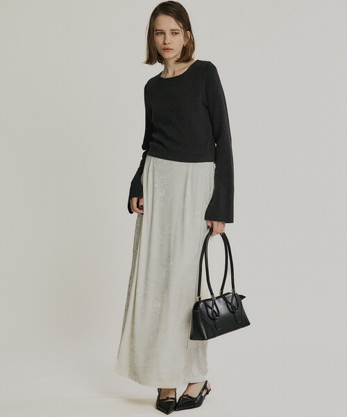 PUBLIC TOKYO(パブリックトウキョウ)の「コットンカシミヤスリットスリーブニット(ニット/セーター・レディース・ダークグレー/ホワイト/ブルー・FREE)」の4枚目の写真