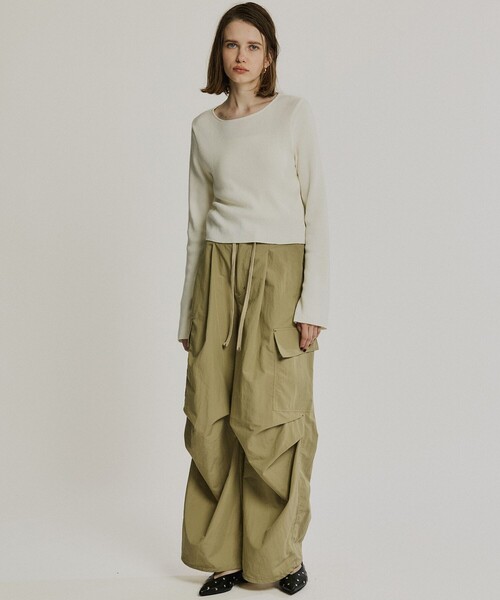 PUBLIC TOKYO(パブリックトウキョウ)の「コットンカシミヤスリットスリーブニット(ニット/セーター・レディース・ダークグレー/ホワイト/ブルー・FREE)」の18枚目の写真