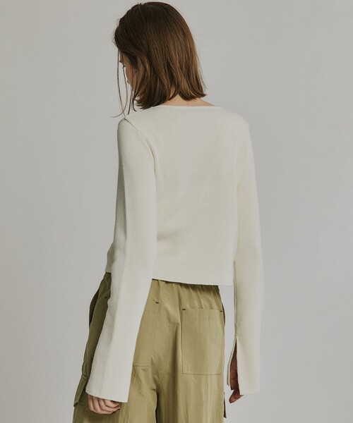 PUBLIC TOKYO(パブリックトウキョウ)の「コットンカシミヤスリットスリーブニット(ニット/セーター・レディース・ダークグレー/ホワイト/ブルー・FREE)」の21枚目の写真